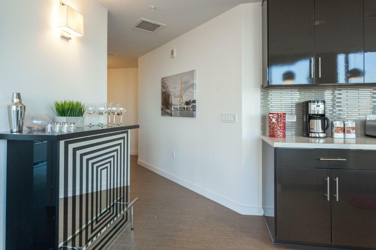 Apartment Urban Downtown La Floor To Ceiling Penthouse Los Angeles