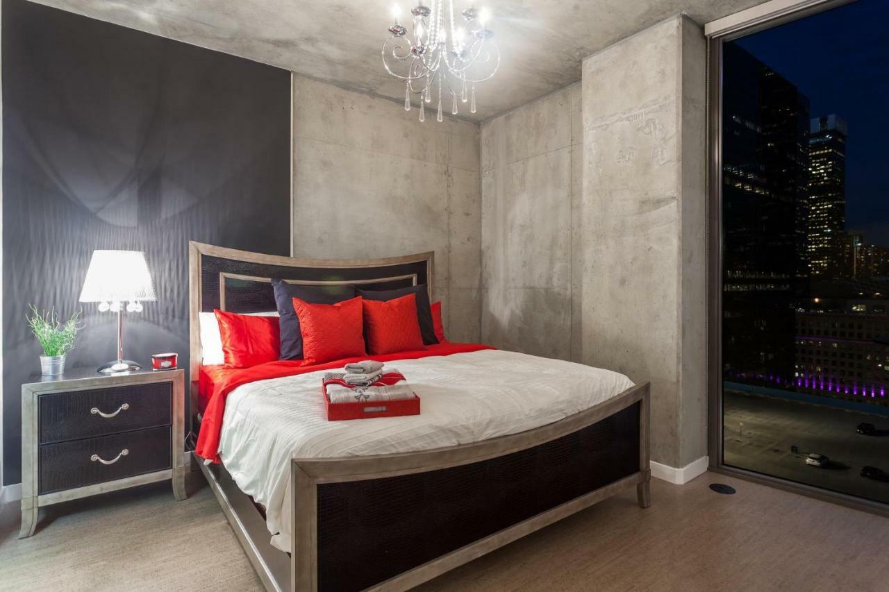 Urban Downtown La Floor To Ceiling Penthouse Apartment Los Angeles