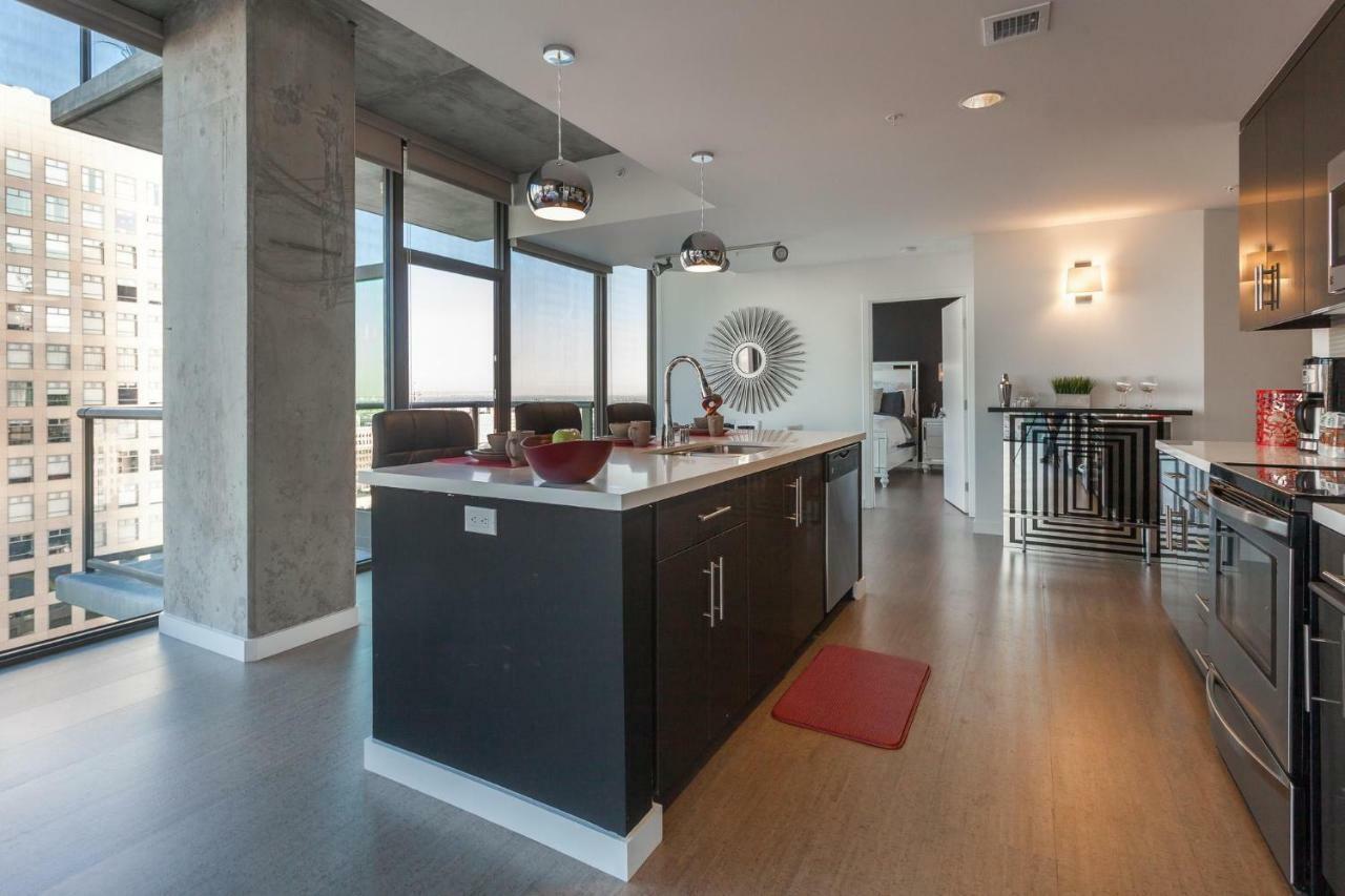 Apartment Urban Downtown La Floor To Ceiling Penthouse *