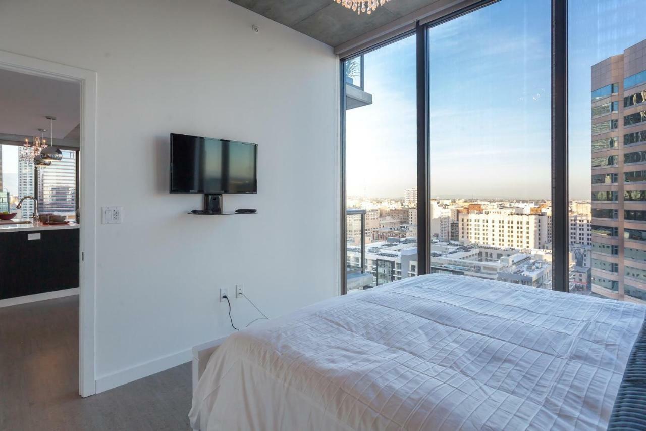 Urban Downtown La Floor To Ceiling Penthouse